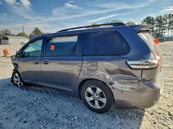 5TDKK3DC9GS726407 2016 TOYOTA SIENNA - Image 2