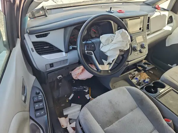 5TDKK3DC9GS726407 2016 TOYOTA SIENNA - Image 8