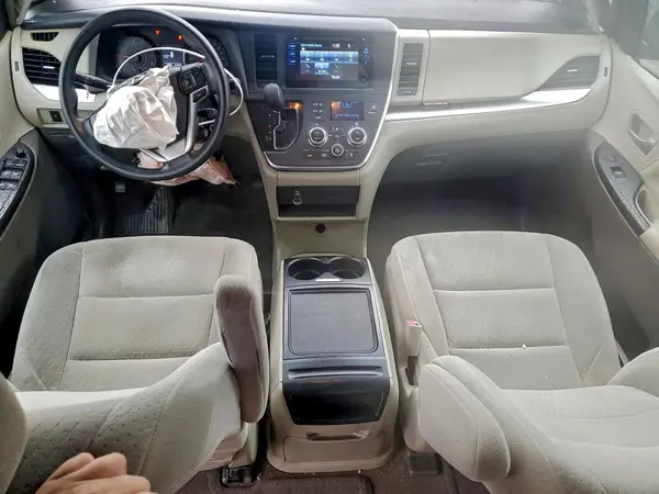 5TDKK3DC9GS733891 2016 TOYOTA SIENNA - Image 8