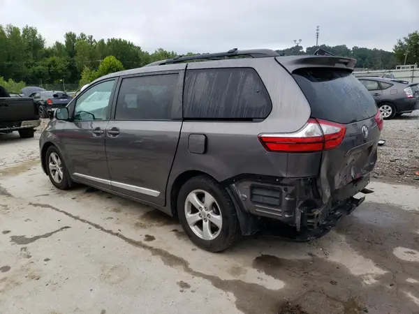 5TDKK3DC9GS740596 2016 TOYOTA SIENNA - Image 2