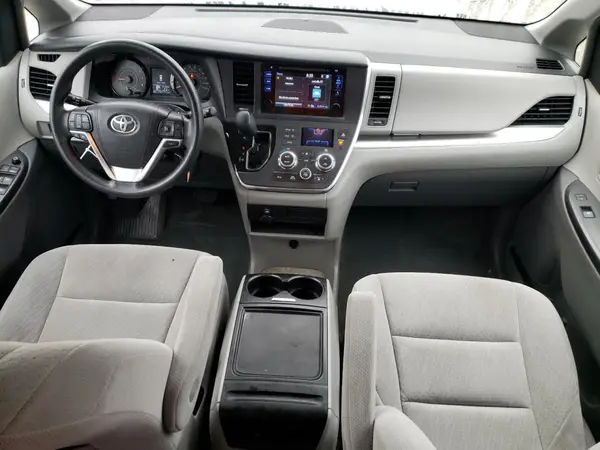 5TDKK3DC9GS740596 2016 TOYOTA SIENNA - Image 8