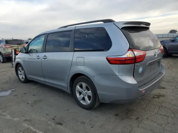 5TDKK3DC9GS745314 2016 TOYOTA SIENNA - Image 2