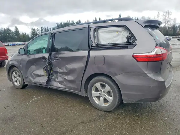 5TDKK3DC9GS746480 2016 TOYOTA SIENNA - Image 2