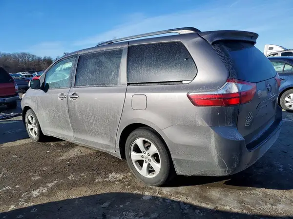 5TDKK3DC9GS749234 2016 TOYOTA SIENNA - Image 2