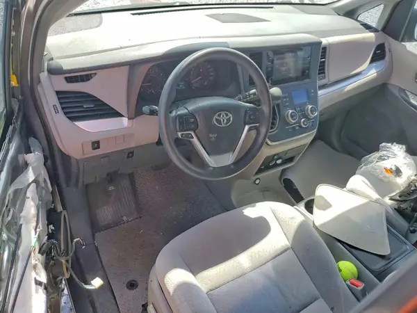 5TDKK3DC9GS752473 2016 TOYOTA SIENNA - Image 8