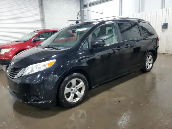 5TDKK3DC9GS759584 2016 TOYOTA SIENNA - Image 1