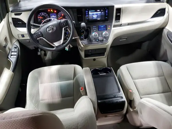5TDKK3DC9GS759584 2016 TOYOTA SIENNA - Image 8
