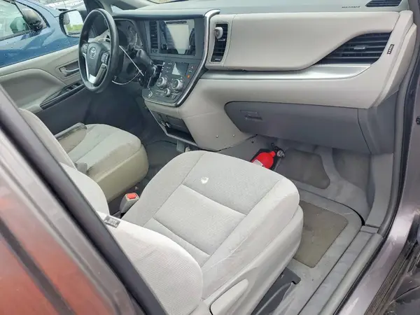 5TDKK3DC9GS760959 2016 TOYOTA SIENNA - Image 8