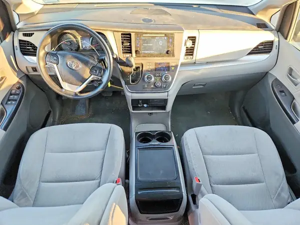 5TDKK3DC9GS764512 2016 TOYOTA SIENNA - Image 8