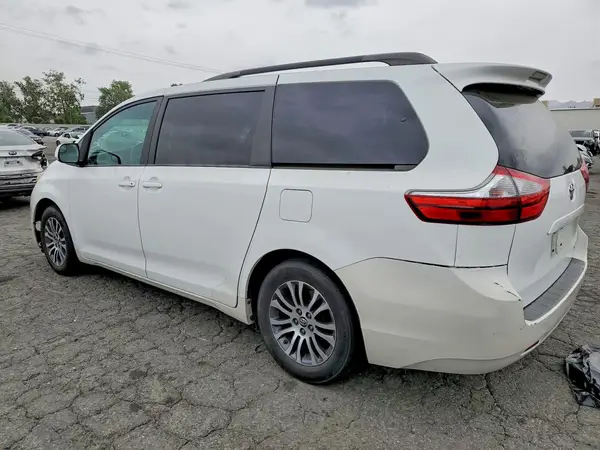 5TDKK3DCXGS695183 2016 TOYOTA SIENNA - Image 2