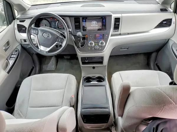 5TDKK3DCXGS695183 2016 TOYOTA SIENNA - Image 8