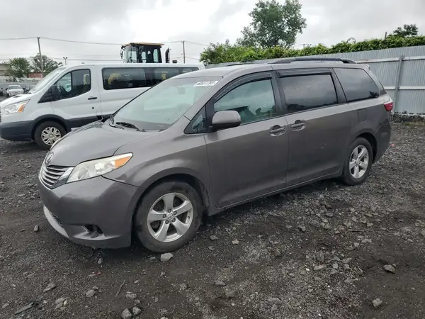 5TDKK3DCXGS701628 2016 TOYOTA SIENNA - Image 1