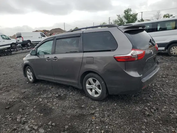 5TDKK3DCXGS701628 2016 TOYOTA SIENNA - Image 2