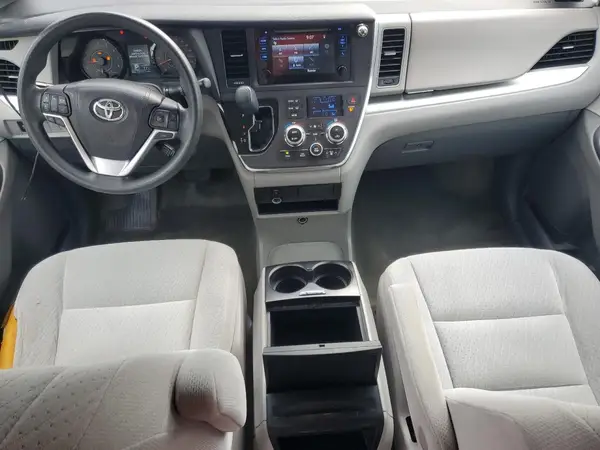 5TDKK3DCXGS704576 2016 TOYOTA SIENNA - Image 8