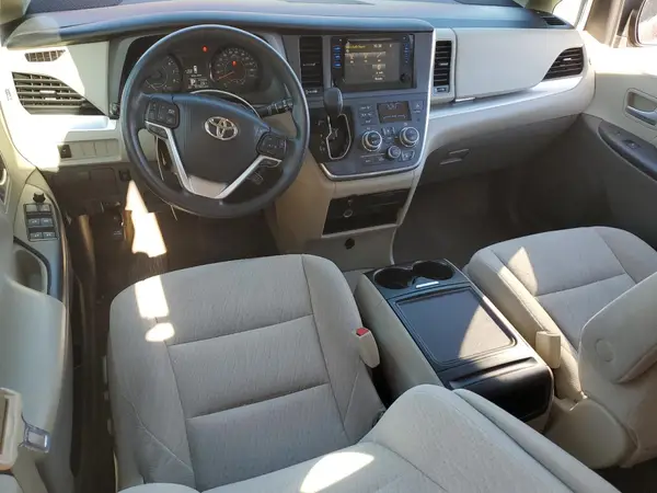 5TDKK3DCXGS708630 2016 TOYOTA SIENNA - Image 8