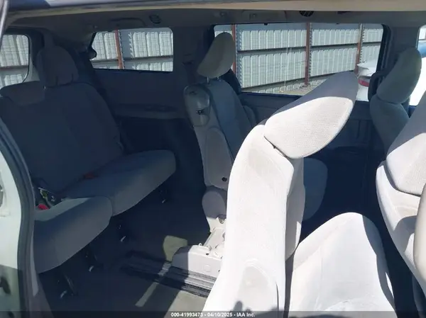 5TDKK3DCXGS709132 2016 TOYOTA SIENNA - Image 8