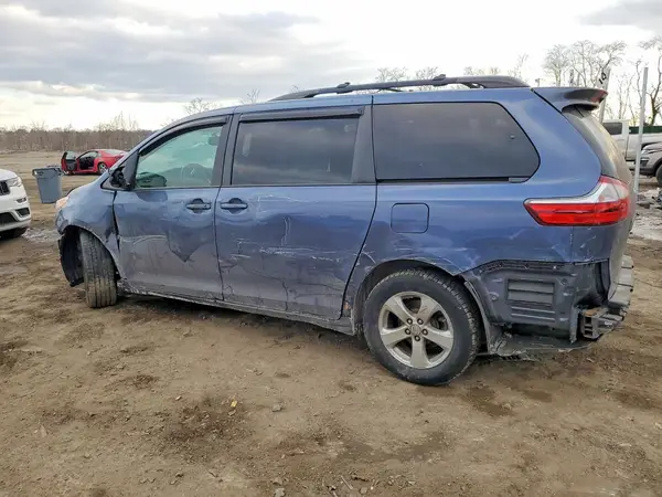 5TDKK3DCXGS709485 2016 TOYOTA SIENNA - Image 2