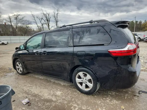 5TDKK3DCXGS714508 2016 TOYOTA SIENNA - Image 2