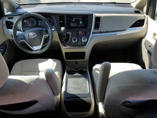 5TDKK3DCXGS721684 2016 TOYOTA SIENNA - Image 8
