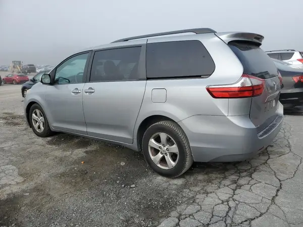 5TDKK3DCXGS724245 2016 TOYOTA SIENNA - Image 2