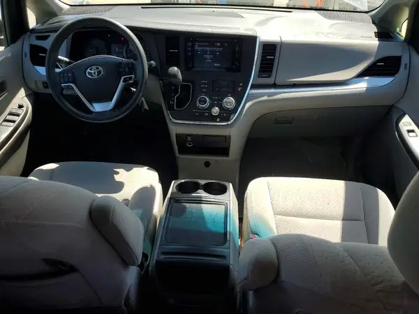 5TDKK3DCXGS725802 2016 TOYOTA SIENNA - Image 8