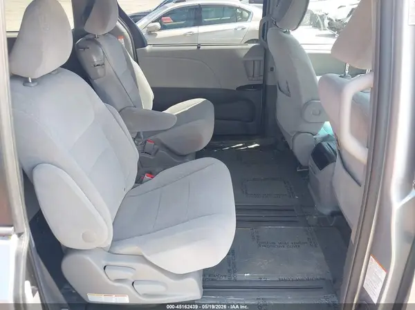 5TDKK3DCXGS726819 2016 TOYOTA SIENNA - Image 8
