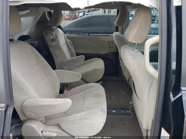 5TDKK3DCXGS731907 2016 TOYOTA SIENNA - Image 8