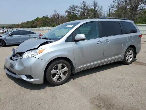 5TDKK3DCXGS735567 2016 TOYOTA SIENNA - Image 1