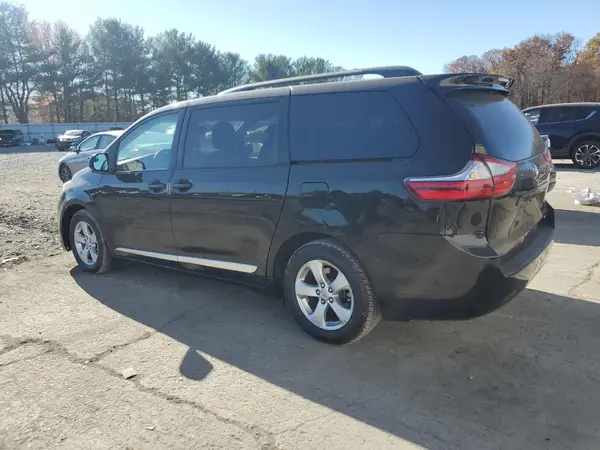 5TDKK3DCXGS741840 2016 TOYOTA SIENNA - Image 2