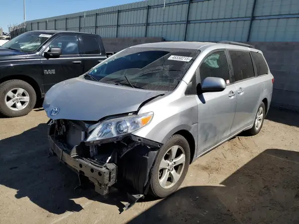 5TDKK3DCXGS753986 2016 TOYOTA SIENNA - Image 1