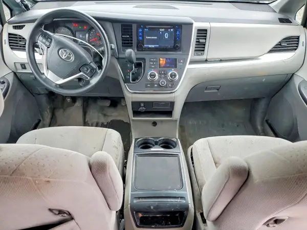5TDKK3DCXGS754555 2016 TOYOTA SIENNA - Image 8