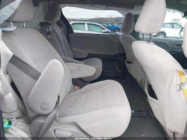 5TDKK3DCXGS757939 2016 TOYOTA SIENNA - Image 8