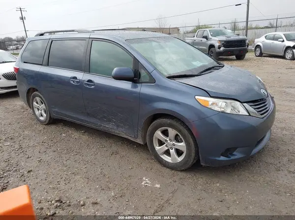 5TDKK3DCXGS759805 2016 TOYOTA SIENNA - Image 1