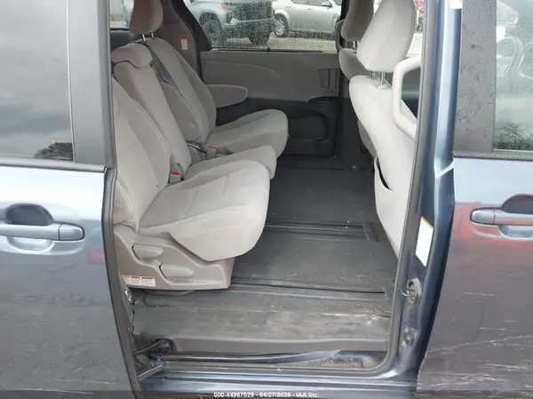 5TDKK3DCXGS759805 2016 TOYOTA SIENNA - Image 8