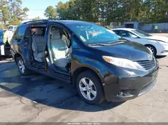5TDKK3DCXGS761666 2016 TOYOTA SIENNA