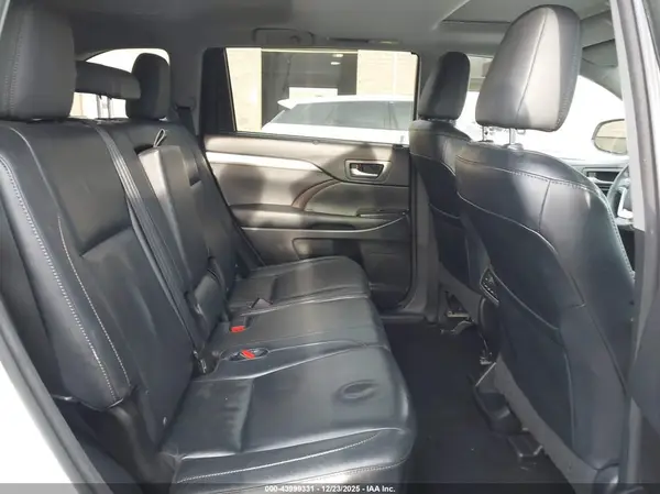 5TDKKRFH0GS129867 2016 TOYOTA HIGHLANDER - Image 8