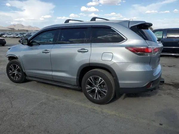 5TDKKRFH0GS133837 2016 TOYOTA HIGHLANDER - Image 2