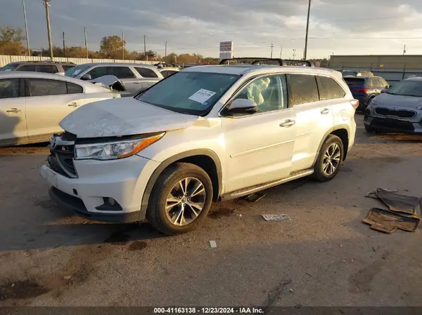 5TDKKRFH0GS138696 2016 TOYOTA HIGHLANDER - Image 2