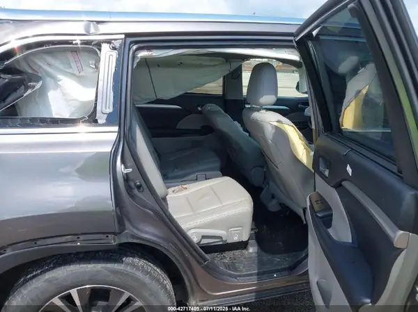 5TDKKRFH0GS140982 2016 TOYOTA HIGHLANDER - Image 8