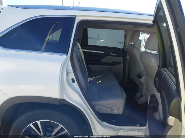 5TDKKRFH0GS141694 2016 TOYOTA HIGHLANDER - Image 8