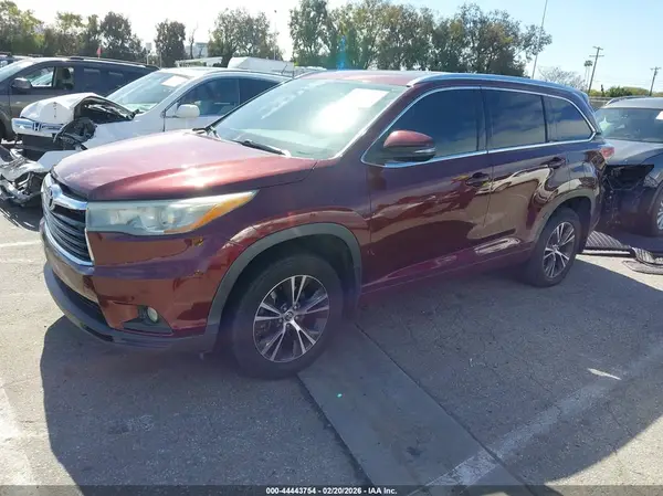 5TDKKRFH0GS143896 2016 TOYOTA HIGHLANDER - Image 2