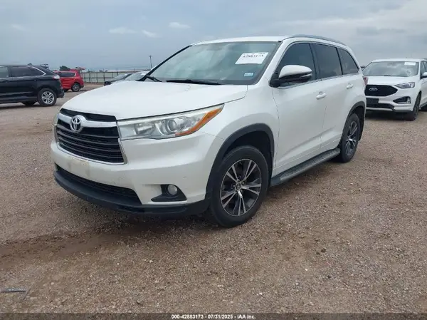 5TDKKRFH0GS163405 2016 TOYOTA HIGHLANDER - Image 2