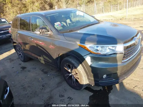 5TDKKRFH0GS166546 2016 TOYOTA HIGHLANDER - Image 1
