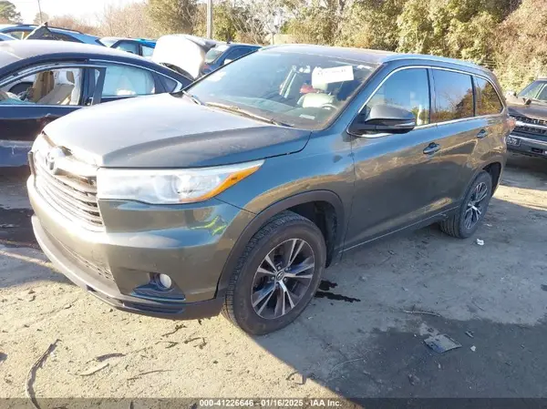 5TDKKRFH0GS166546 2016 TOYOTA HIGHLANDER - Image 2