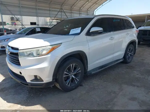 5TDKKRFH0GS169026 2016 TOYOTA HIGHLANDER - Image 2