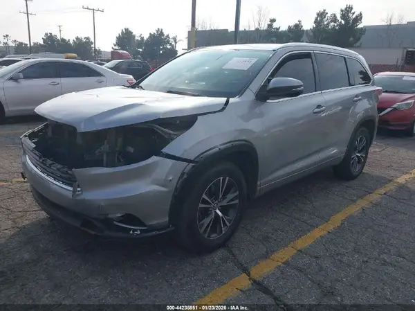 5TDKKRFH0GS174436 2016 TOYOTA HIGHLANDER - Image 2
