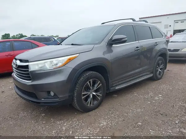 5TDKKRFH0GS178082 2016 TOYOTA HIGHLANDER - Image 2