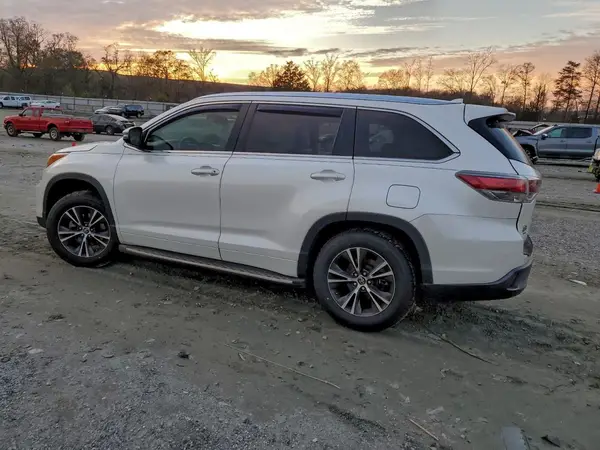 5TDKKRFH0GS178566 2016 TOYOTA HIGHLANDER - Image 2