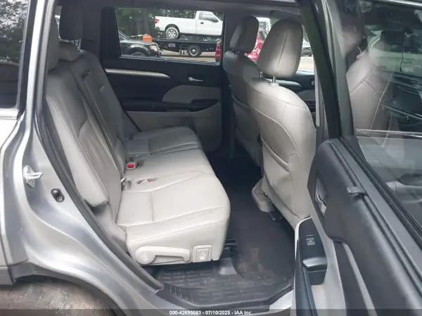5TDKKRFH0GS179443 2016 TOYOTA HIGHLANDER - Image 8