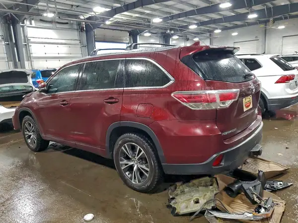 5TDKKRFH0GS182195 2016 TOYOTA HIGHLANDER - Image 2